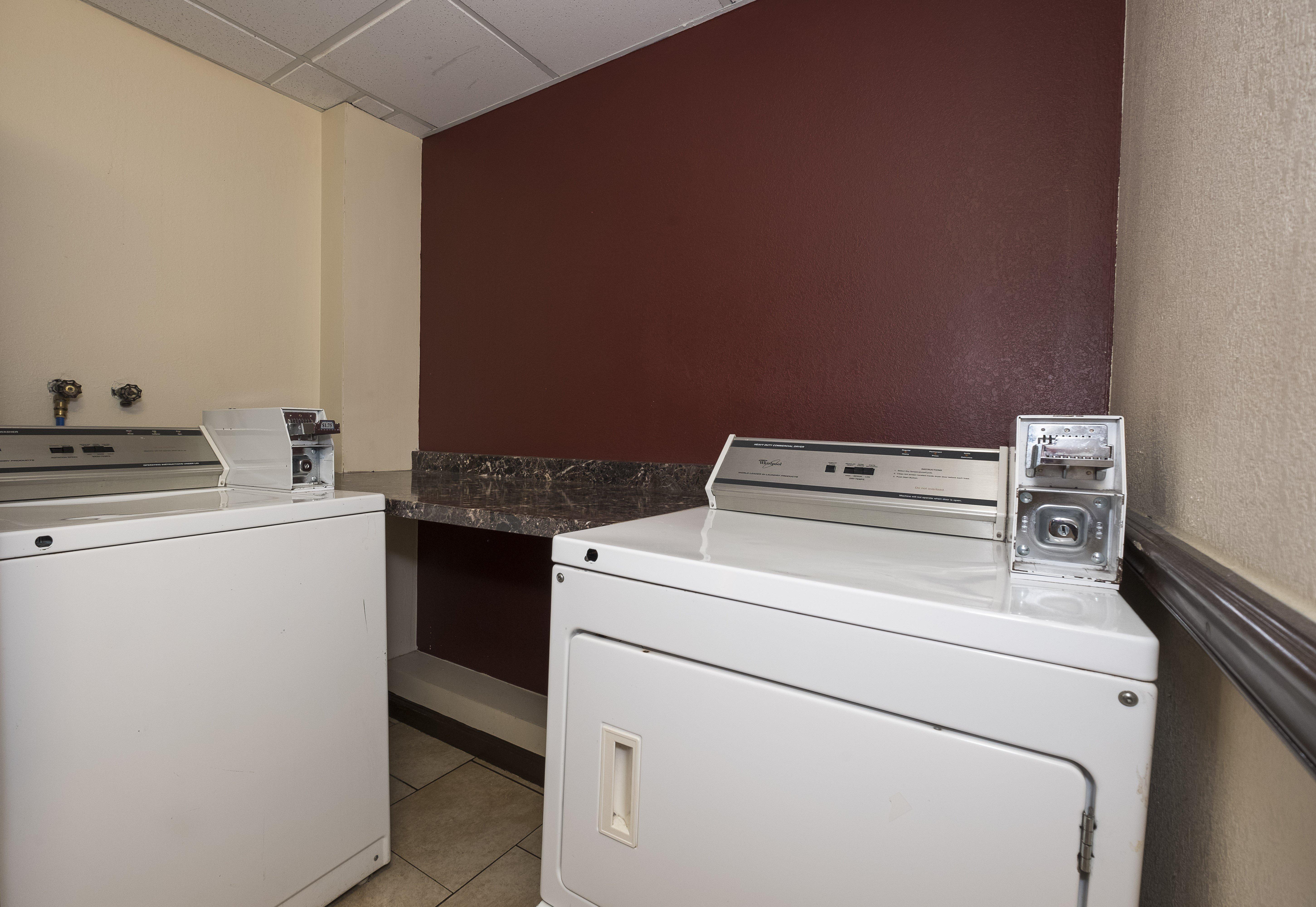 Red Roof Inn Plus+ Poughkeepsie Exterior foto